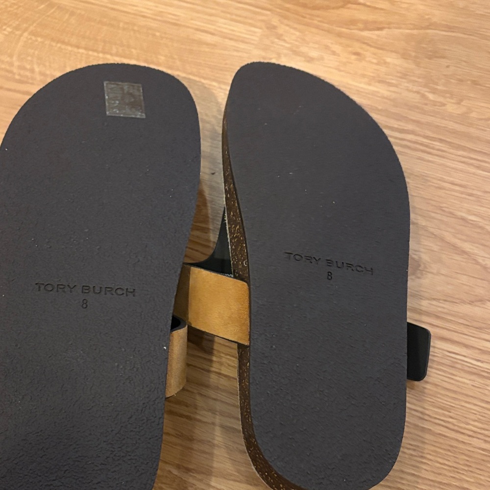 Tory Burch Camel Suede Platform Thong Sandals with Gold Logo - Picture 3 of 4